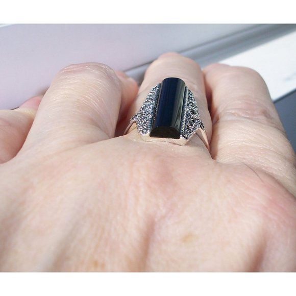 925 STERLING SILVER Tall Black Onyx & Marcasite Ring - Picture 5 of 15